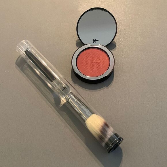 It BYE BYE BLUSH W/Brush - Picture 1 of 4